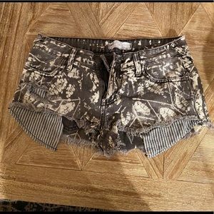 FREE PEOPLE cut off shorts